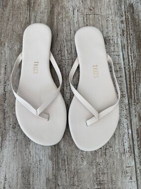 TKEES Ivory Slim Leather Flip Flop Sandals